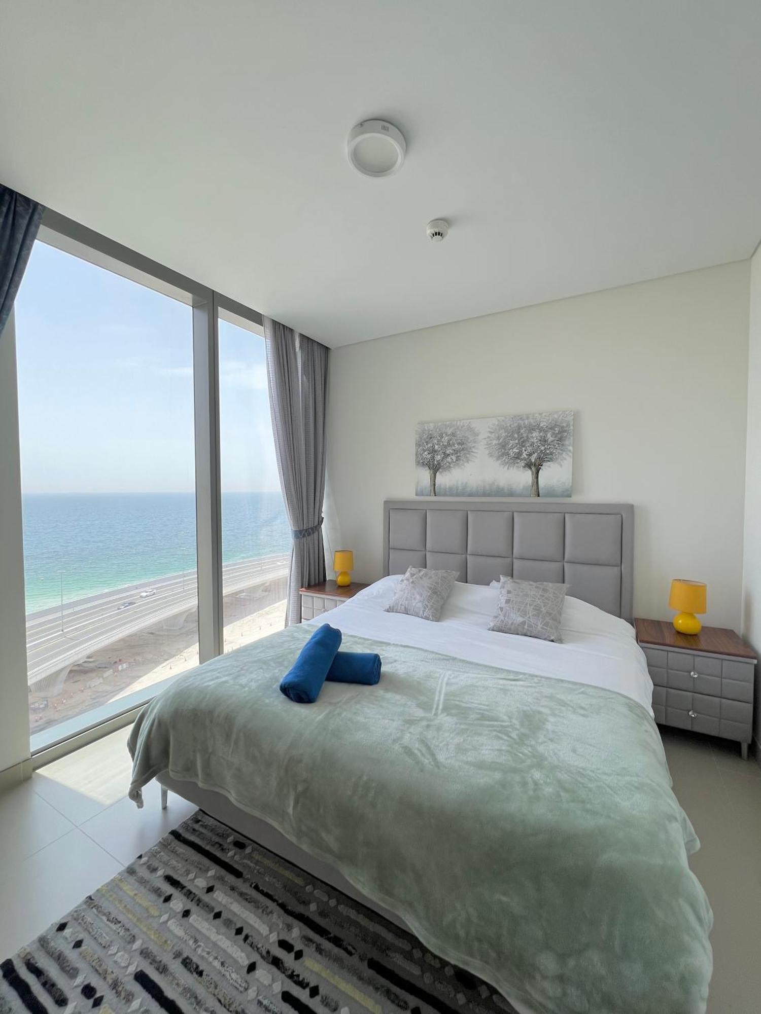 Farwell & Gervase - 2br With Exclusive Sea & Marina Views In 5242 Marina Apartment Dubai